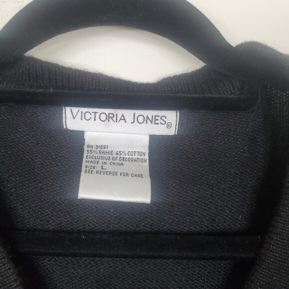 Victoria Jones black cardigan poinsettias and bead trim size large - Picture 4 of 6
